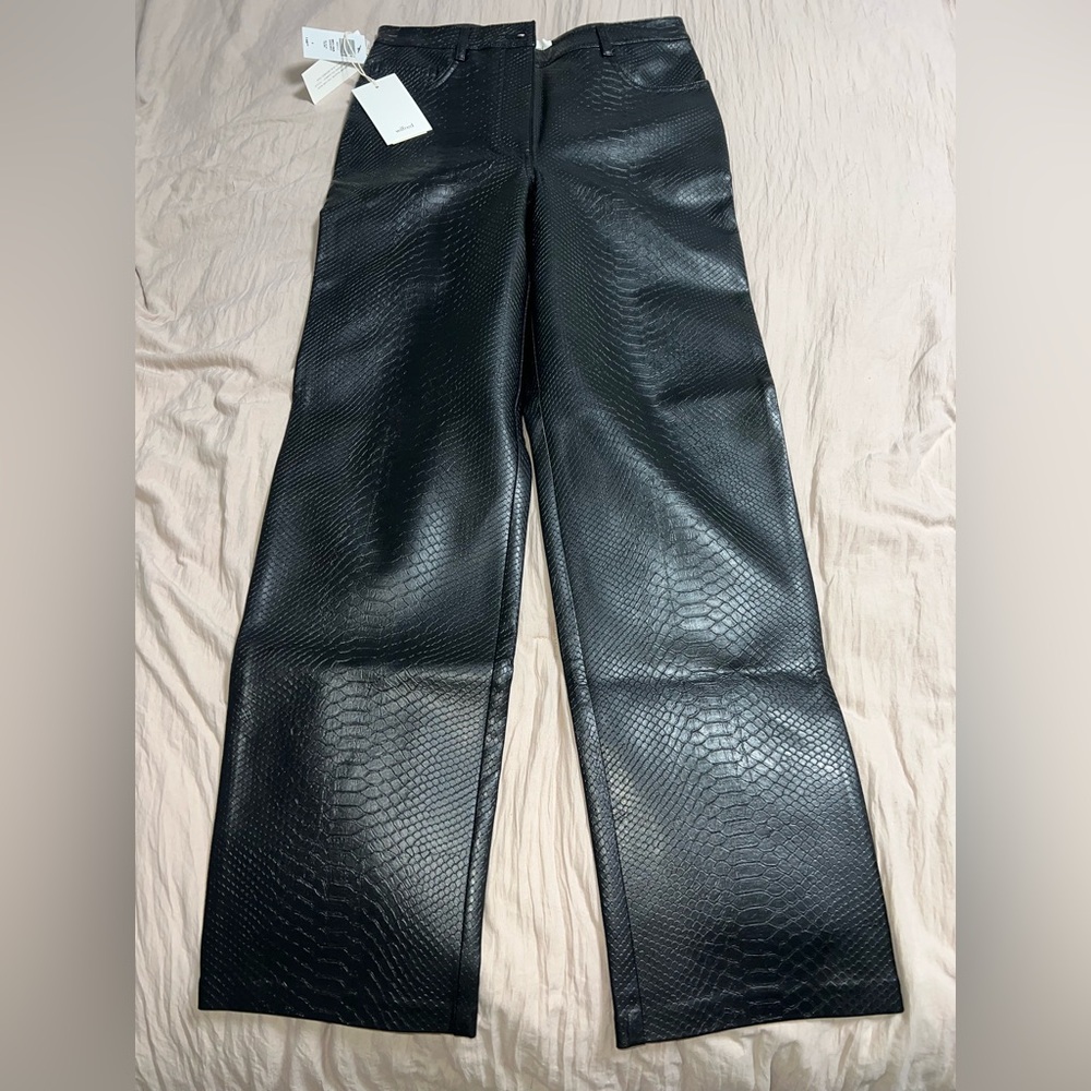 NWT Aritzia The Melina Pant Black Vegan Leather Python | size 4 Short